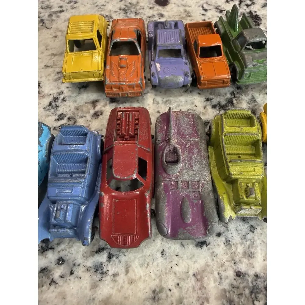 Lot of 11 Vintage Tootsietoy Diecast Cars & Trucks Mixed Models Chicago USA